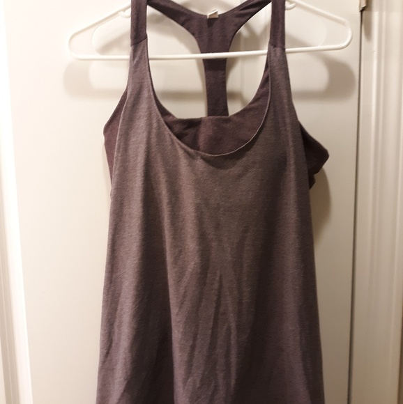 Under Armour Tops - Under Armour workout tank
